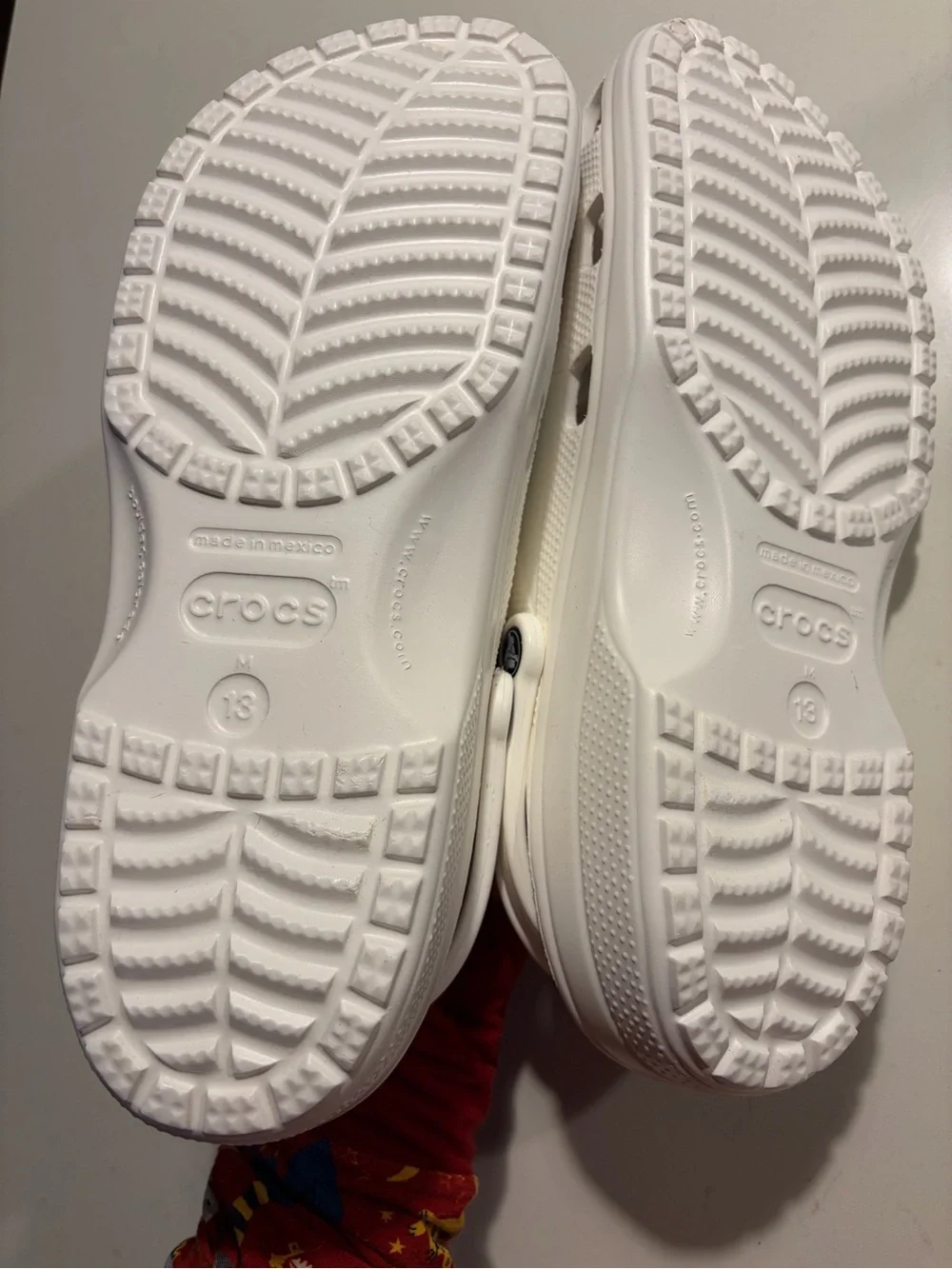 Crocs men’s Classic Clog in White